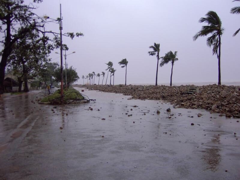 निवार cyclone niwar warning in south india