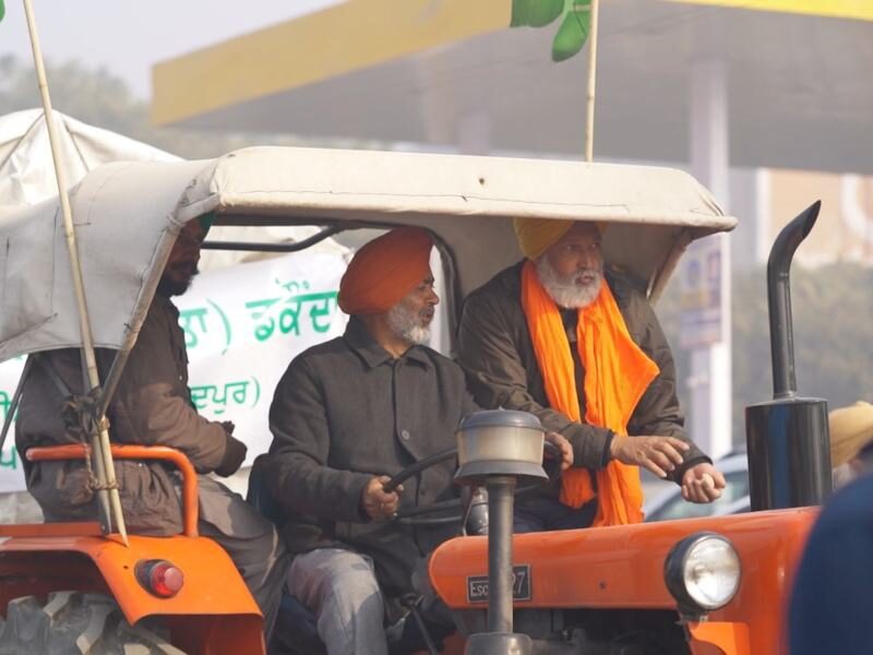 protesting farmers