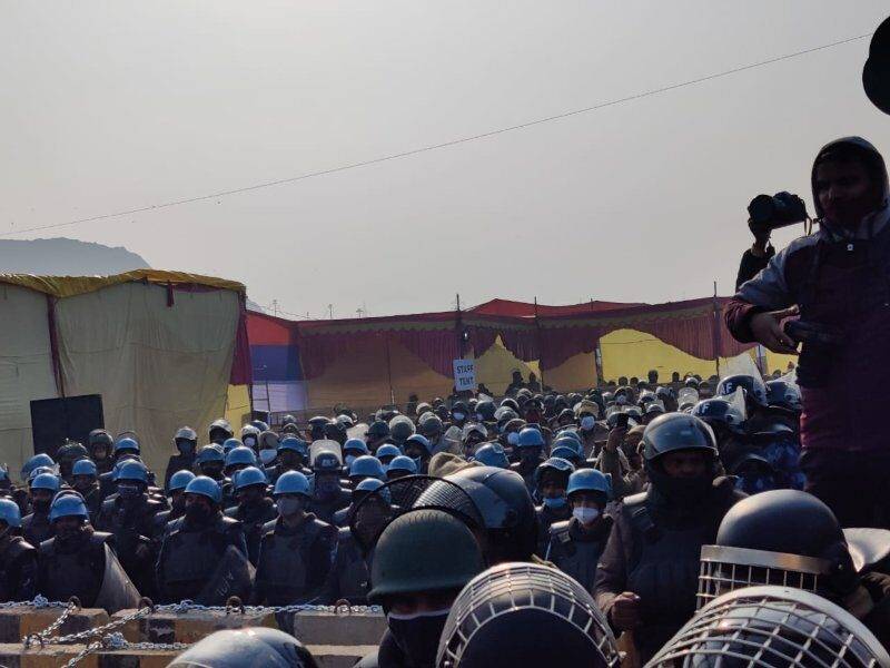 Police force at kisan andolan